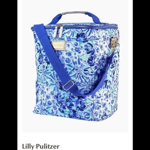Lilly Pulitzer wine carrier with adjustable strap